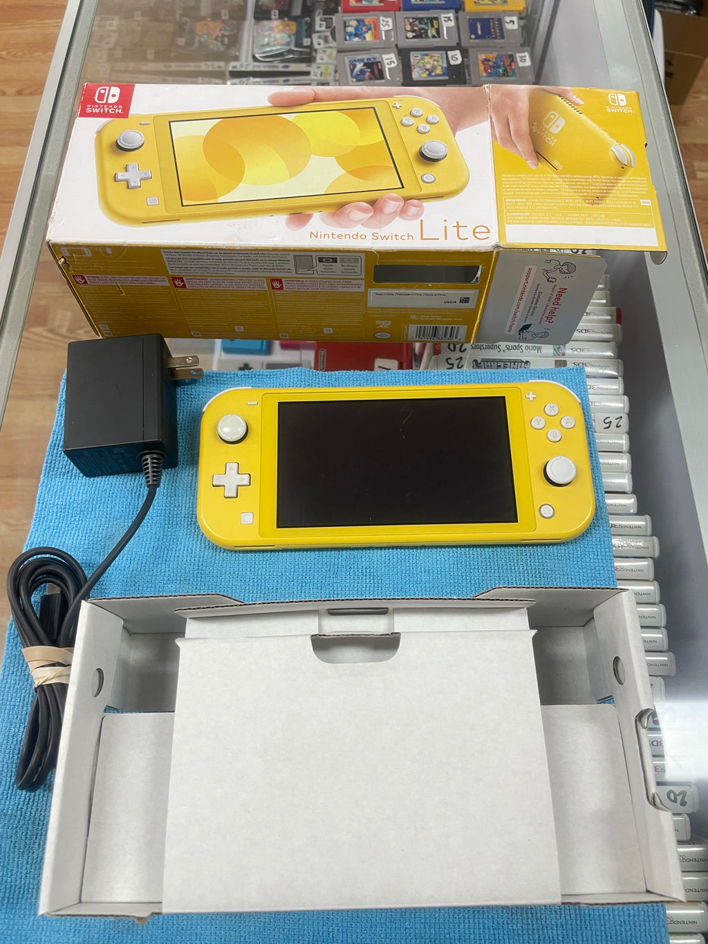 Nintendo Switch Lite Yellow