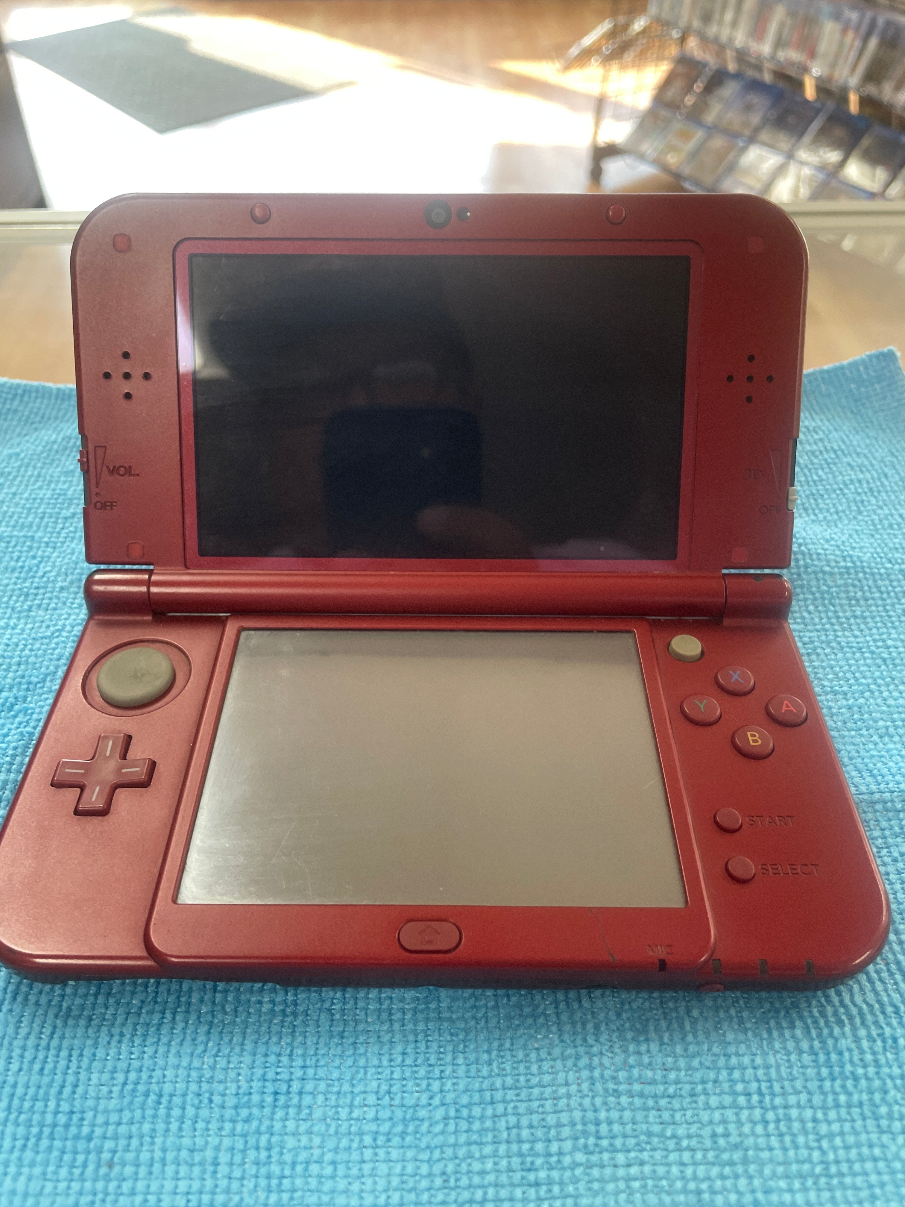 New Nintendo 3DS XL Red