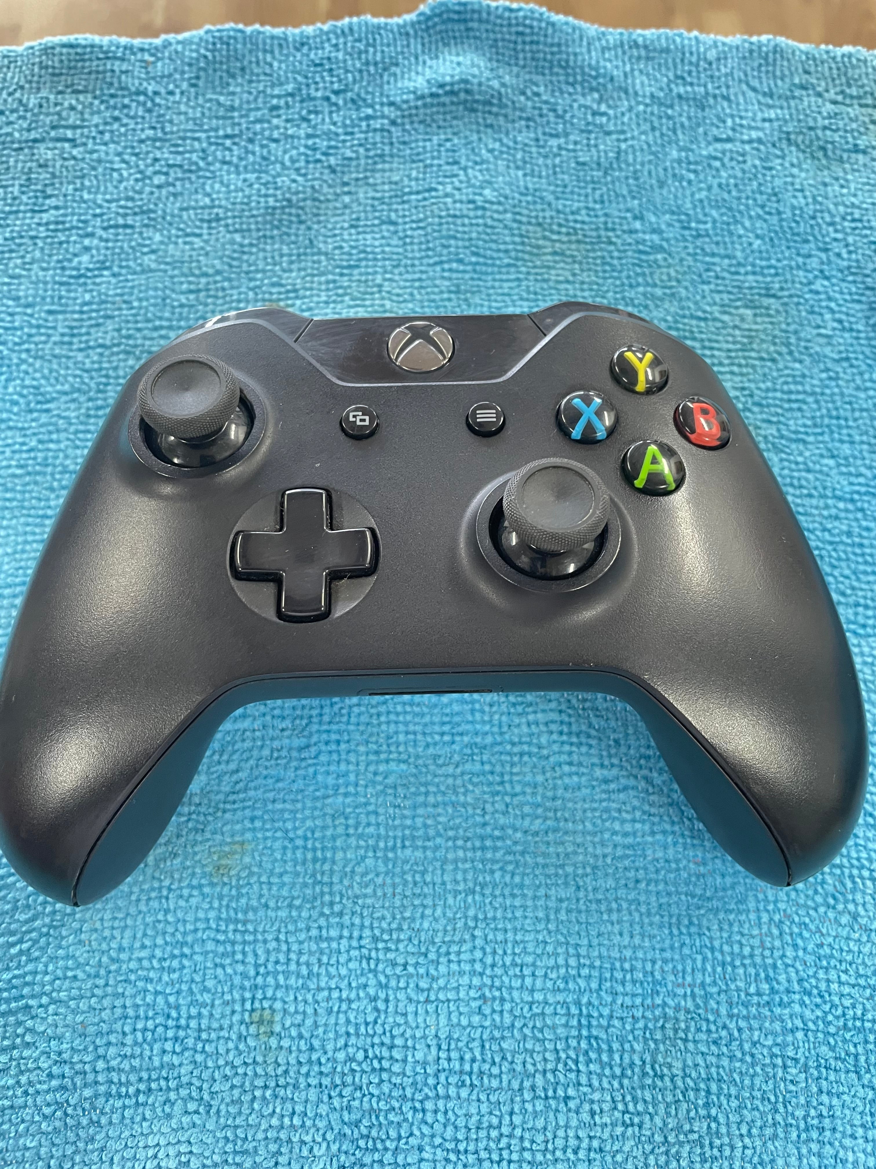 Xbox One X 1 TB