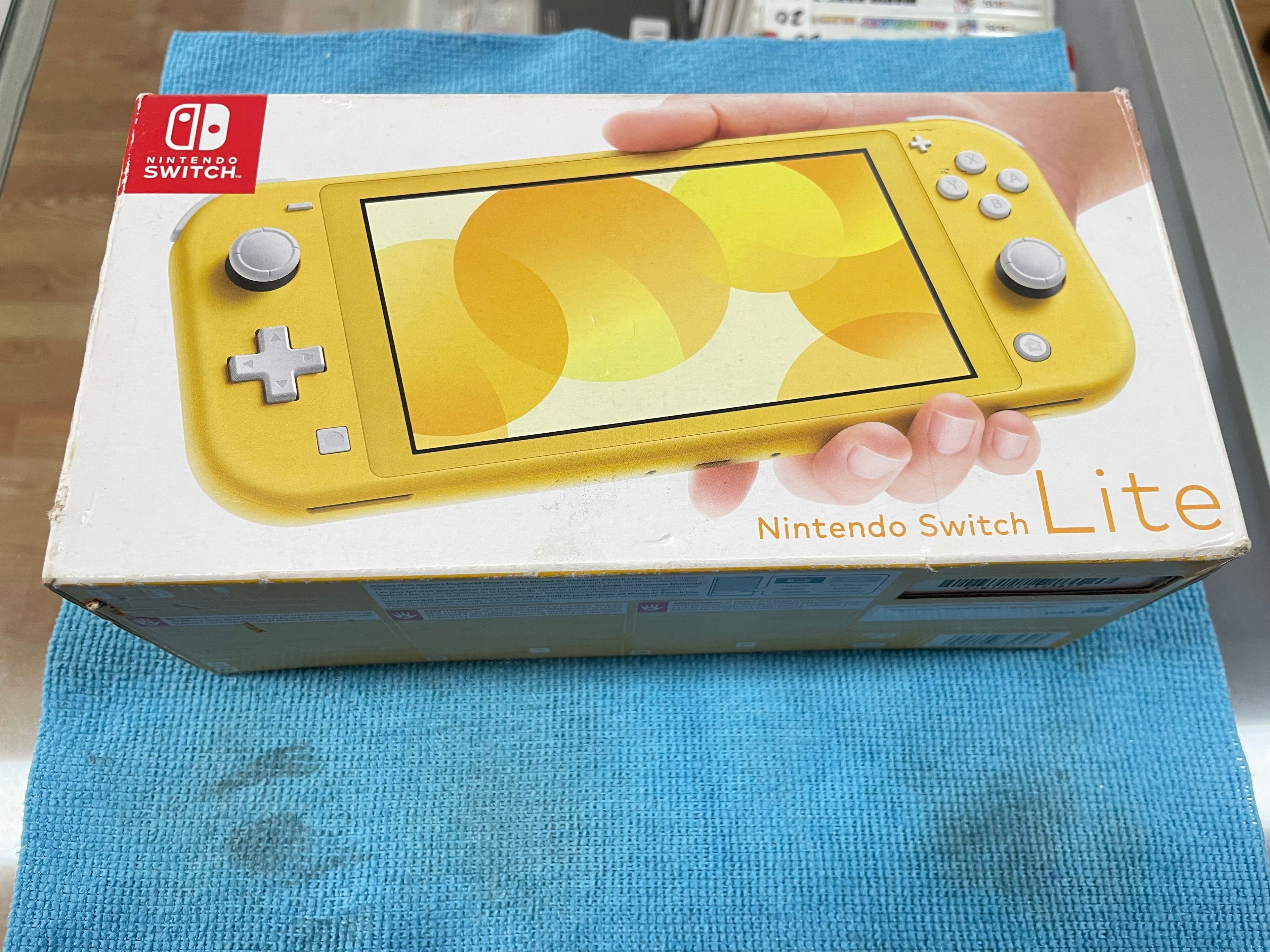 Nintendo Switch Lite Yellow