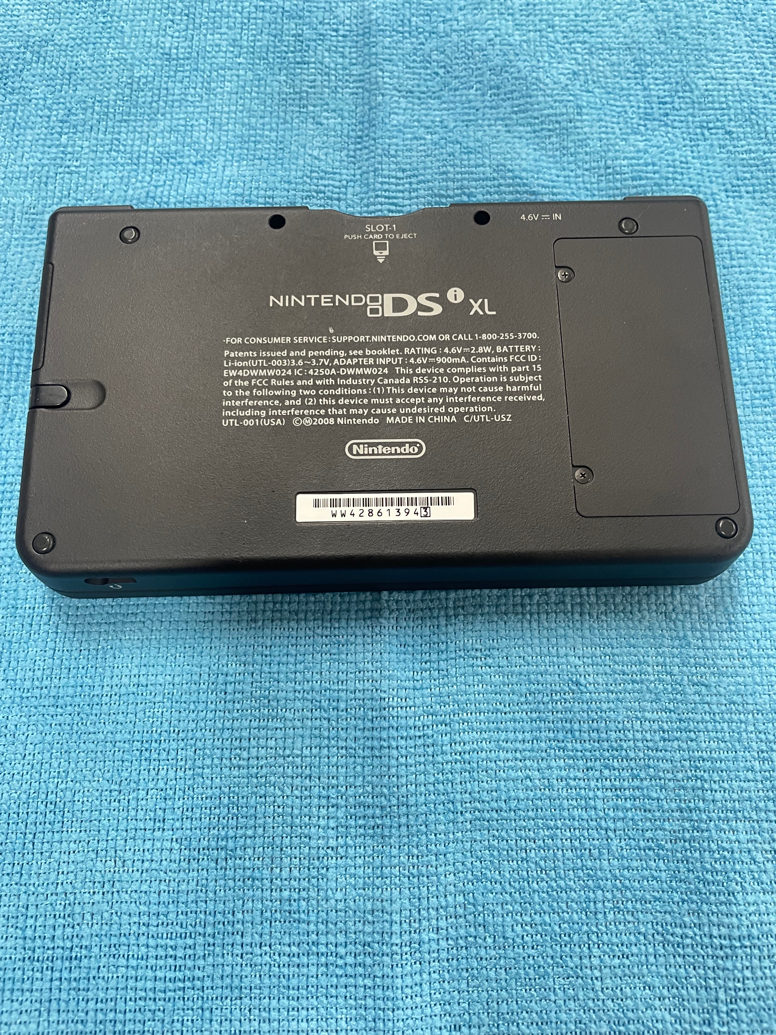 Nintendo DSI XL Super Mario Bros 25th Anniversary