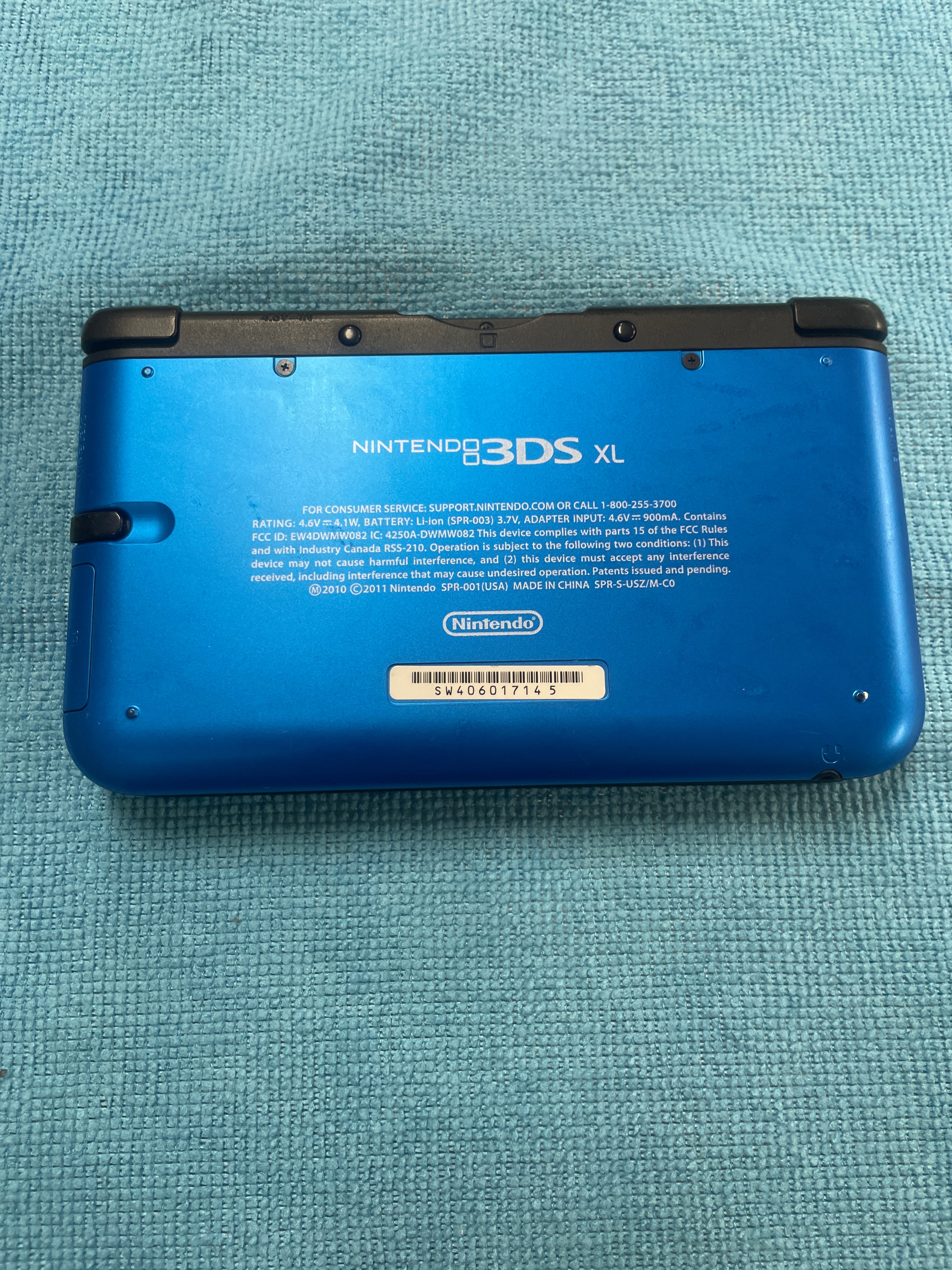Nintendo 3DS XL Blue + Black