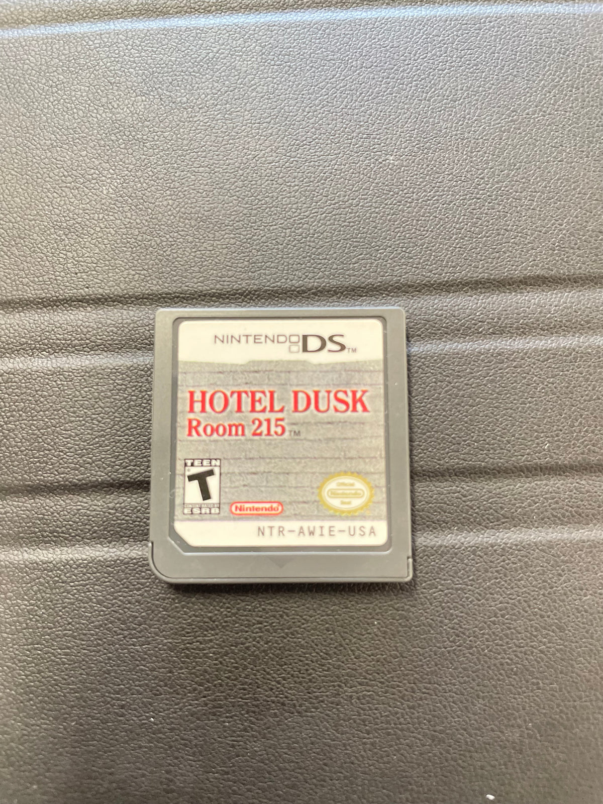 Hotel Dusk Room 215